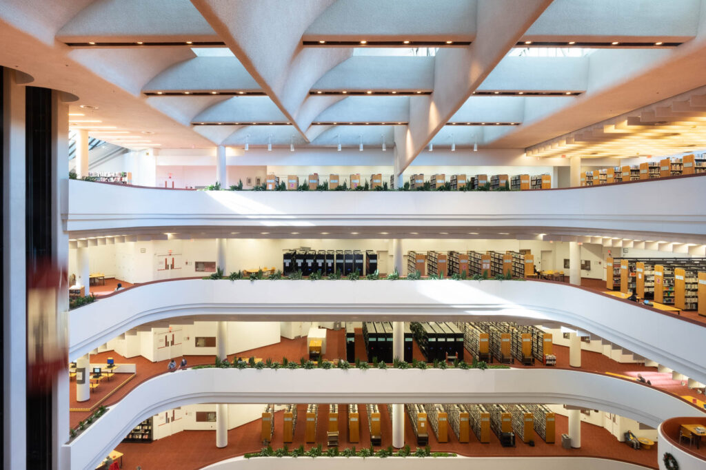 Toronto Reference Library – Thomas Guignard photography